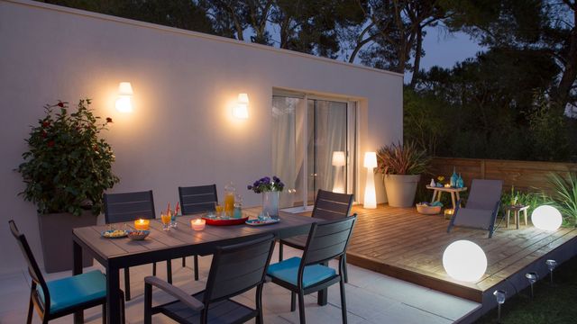 Éclairage de sa terrasse : 5 erreurs à éviter absolument