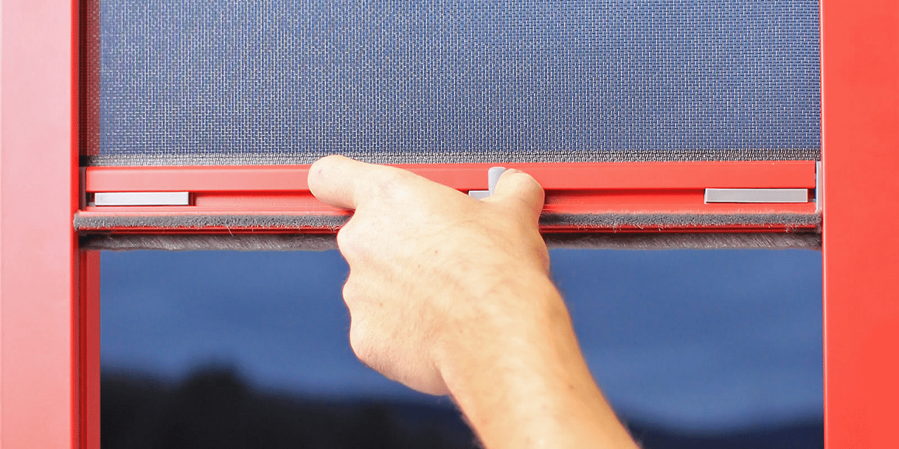 Pourquoi opter pour la moustiquaire enroulable ?