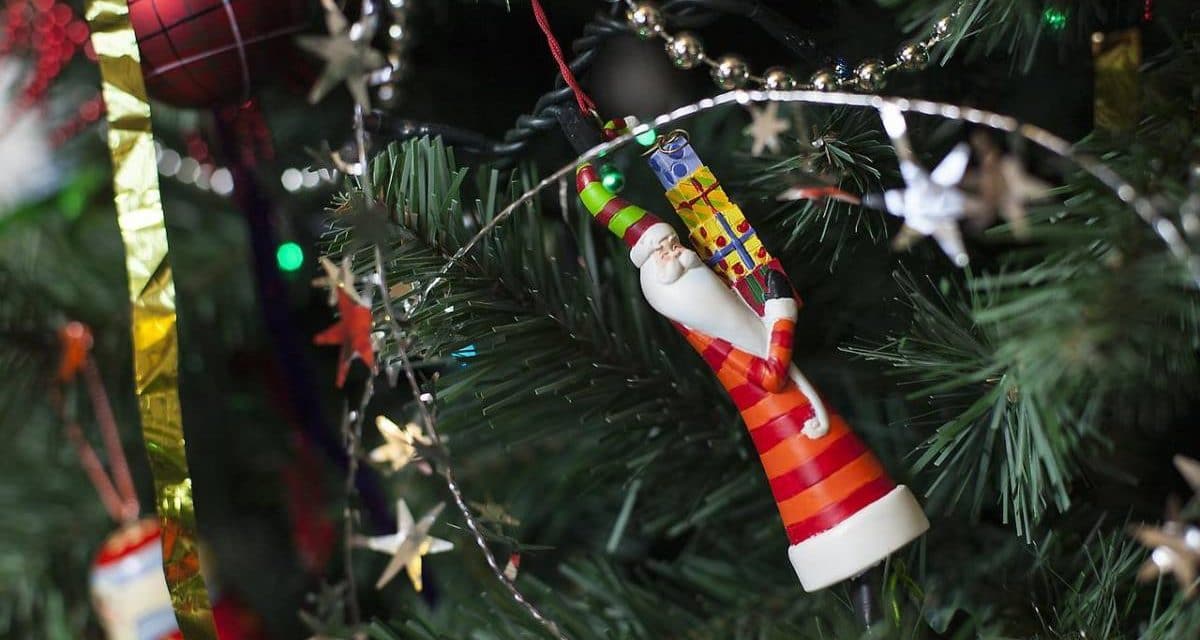 Comment choisir la bonne guirlande pour votre sapin de Noël ?